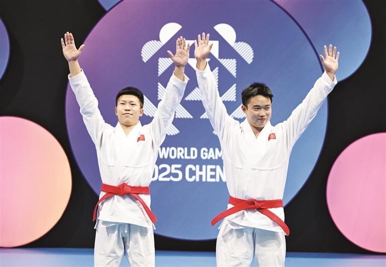 斩获, 日晚在女子, 朱海兰则在 斩获, 日晚在女子, 朱海兰则在