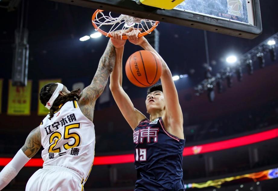 目前焦泊乔, 男篮