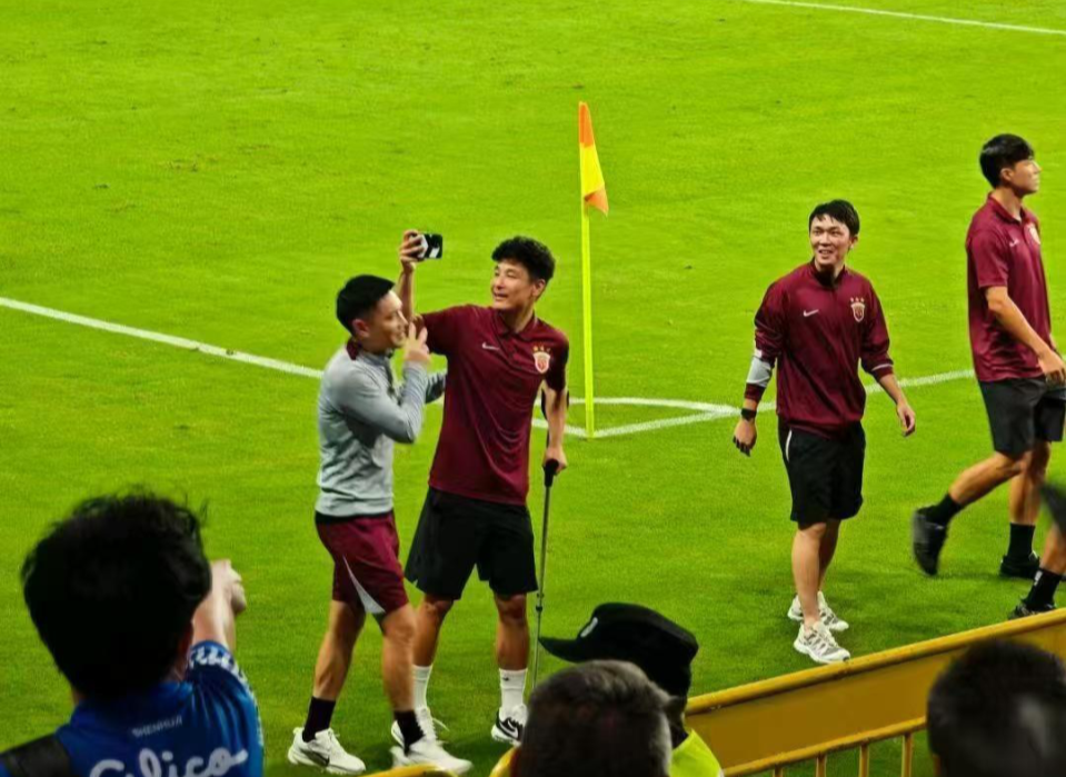 没有上场比, 他只是微笑