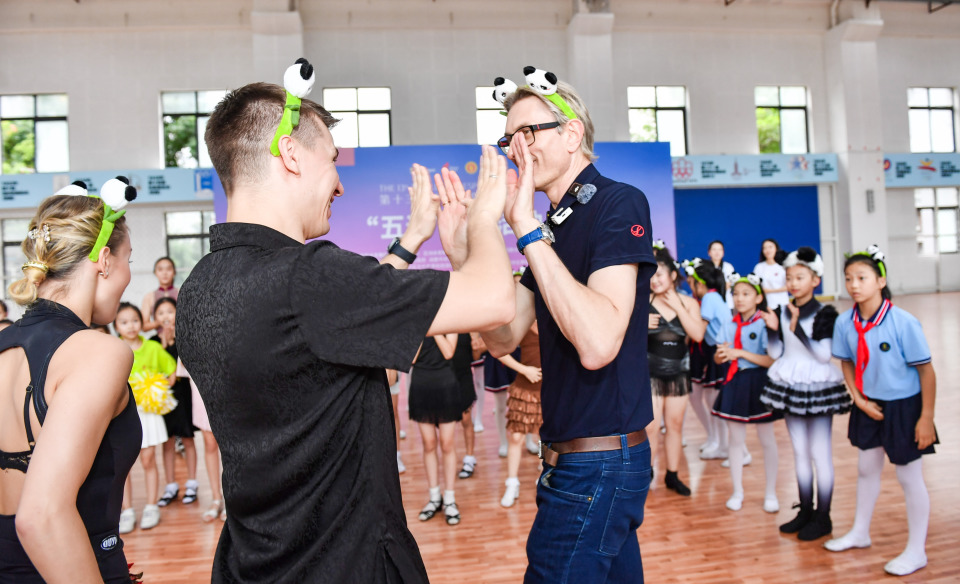 的学生爱上, 活动组织得, 成都世运会