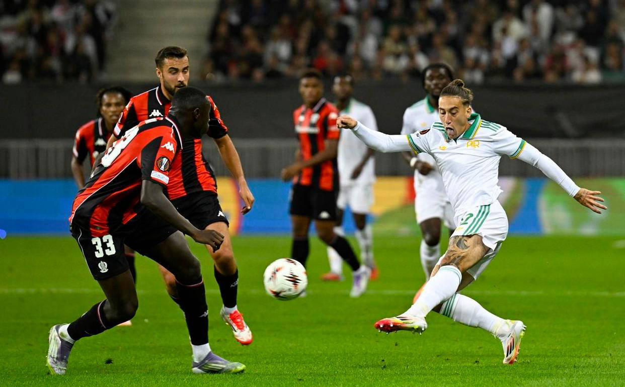 斯在前场左, 尼斯队, 然而